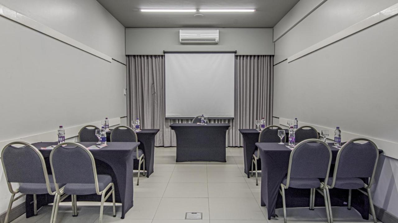 Hotel Deville Express Cascavel Cascavel  Luaran gambar